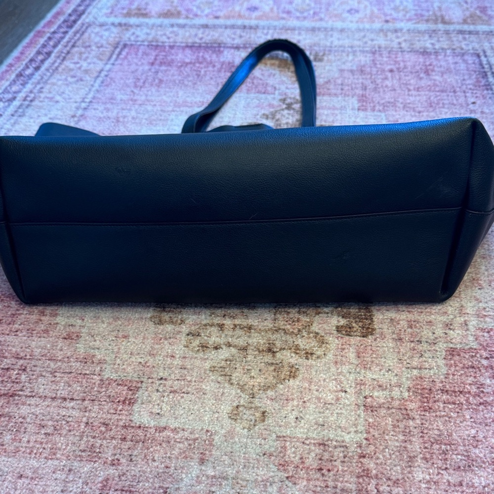 Saint Laurent Black Tote Bag - Picture 4 of 16